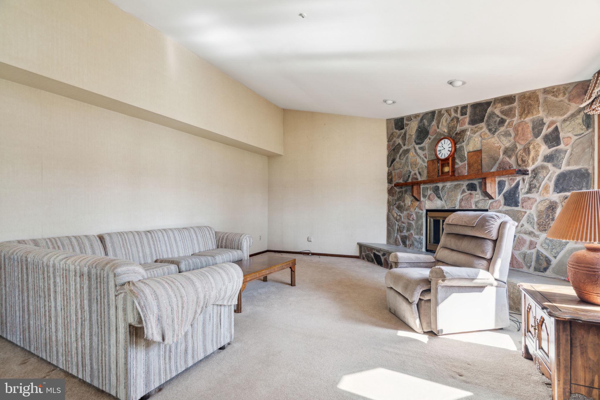 HAMPTONTOWNE - Residential