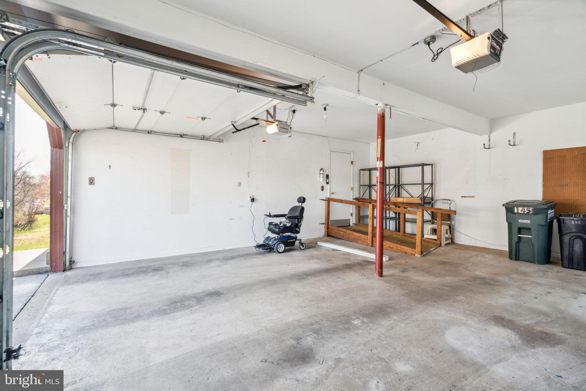 HAMPTONTOWNE - Residential