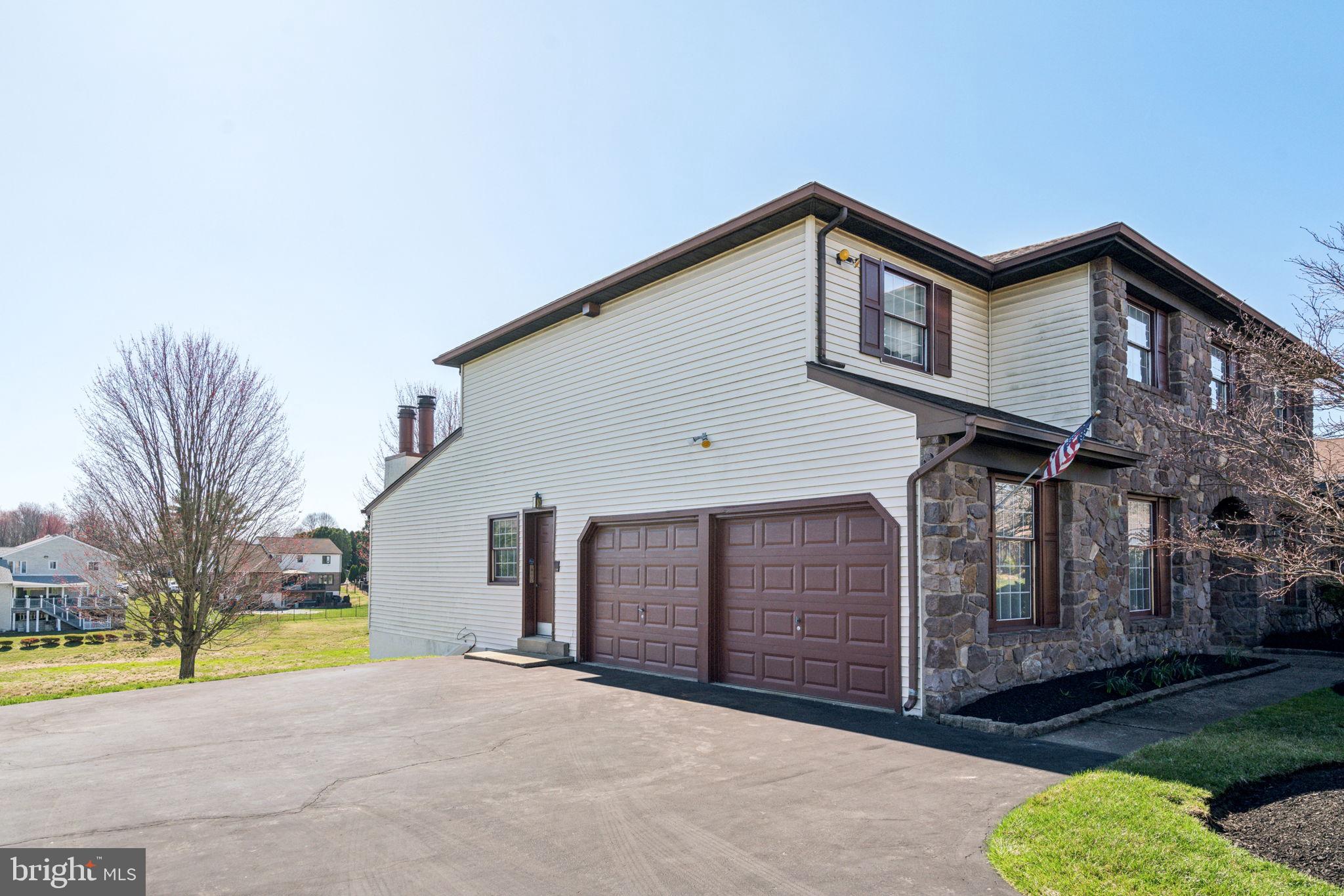 HAMPTONTOWNE - Residential