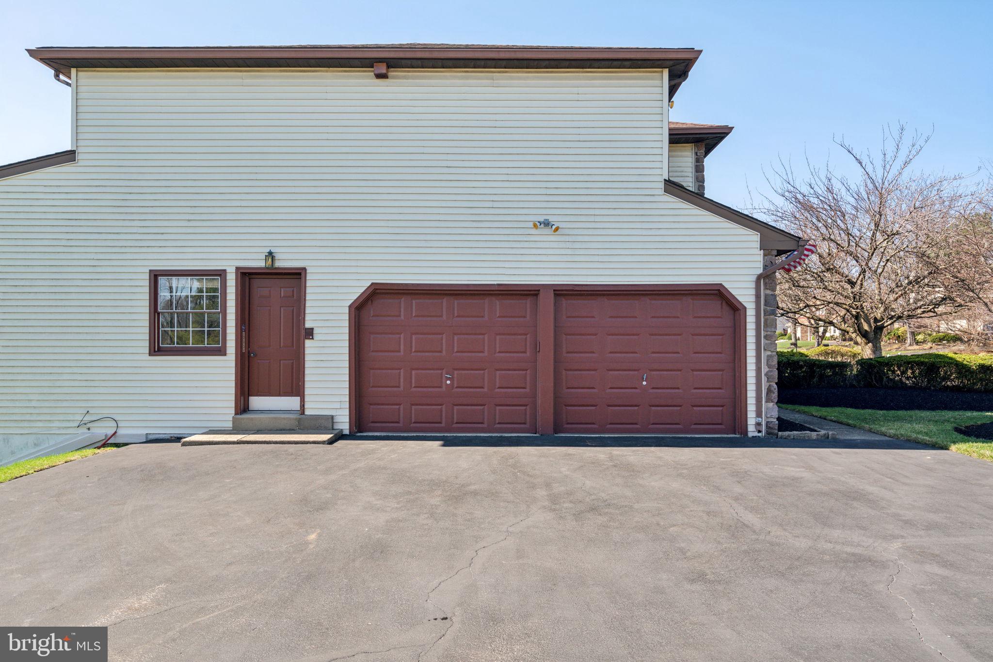 HAMPTONTOWNE - Residential