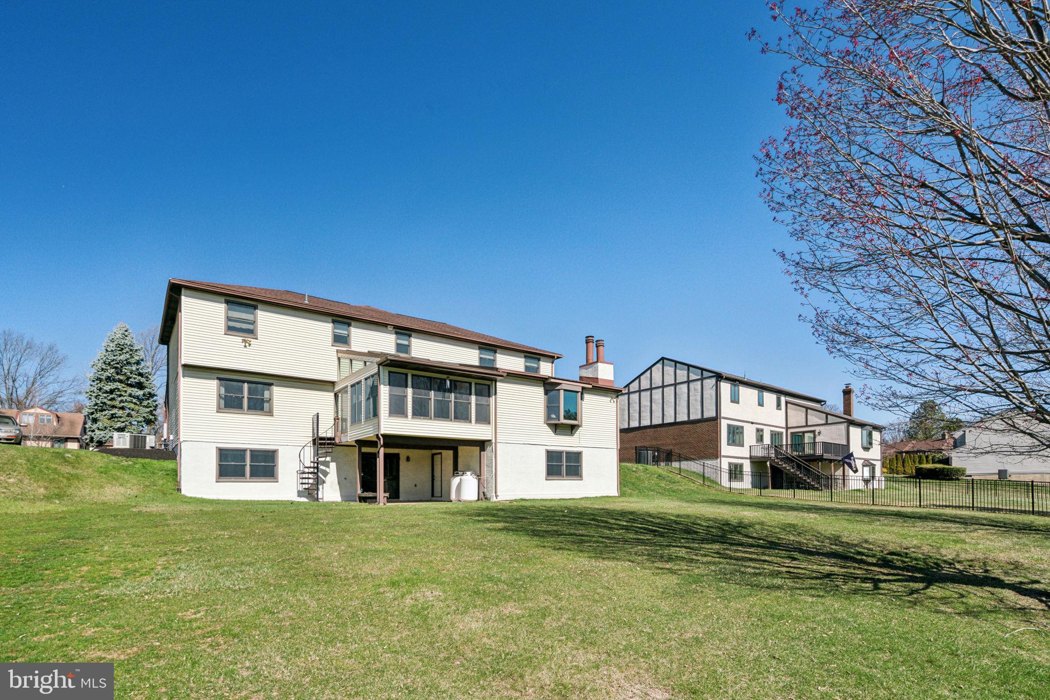 HAMPTONTOWNE - Residential