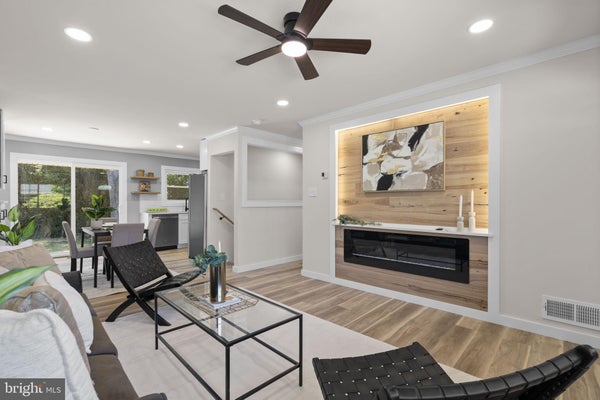 4304 ELIZABETH ST, ROCKVILLE, MD 20853 - Image e9f24f2e4f77c2fc709ba87dd8f1d20e/1242991322
