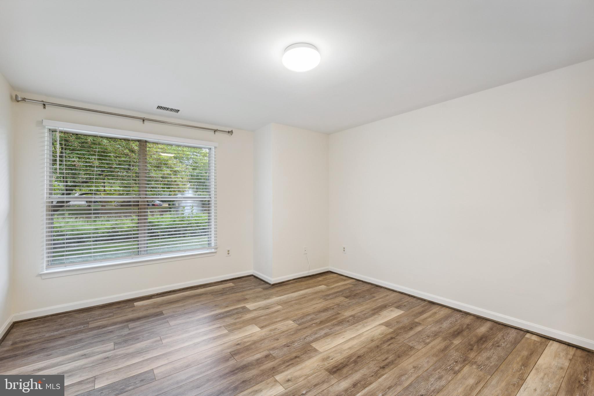 ASHBURN VILLAGE - Residential Lease