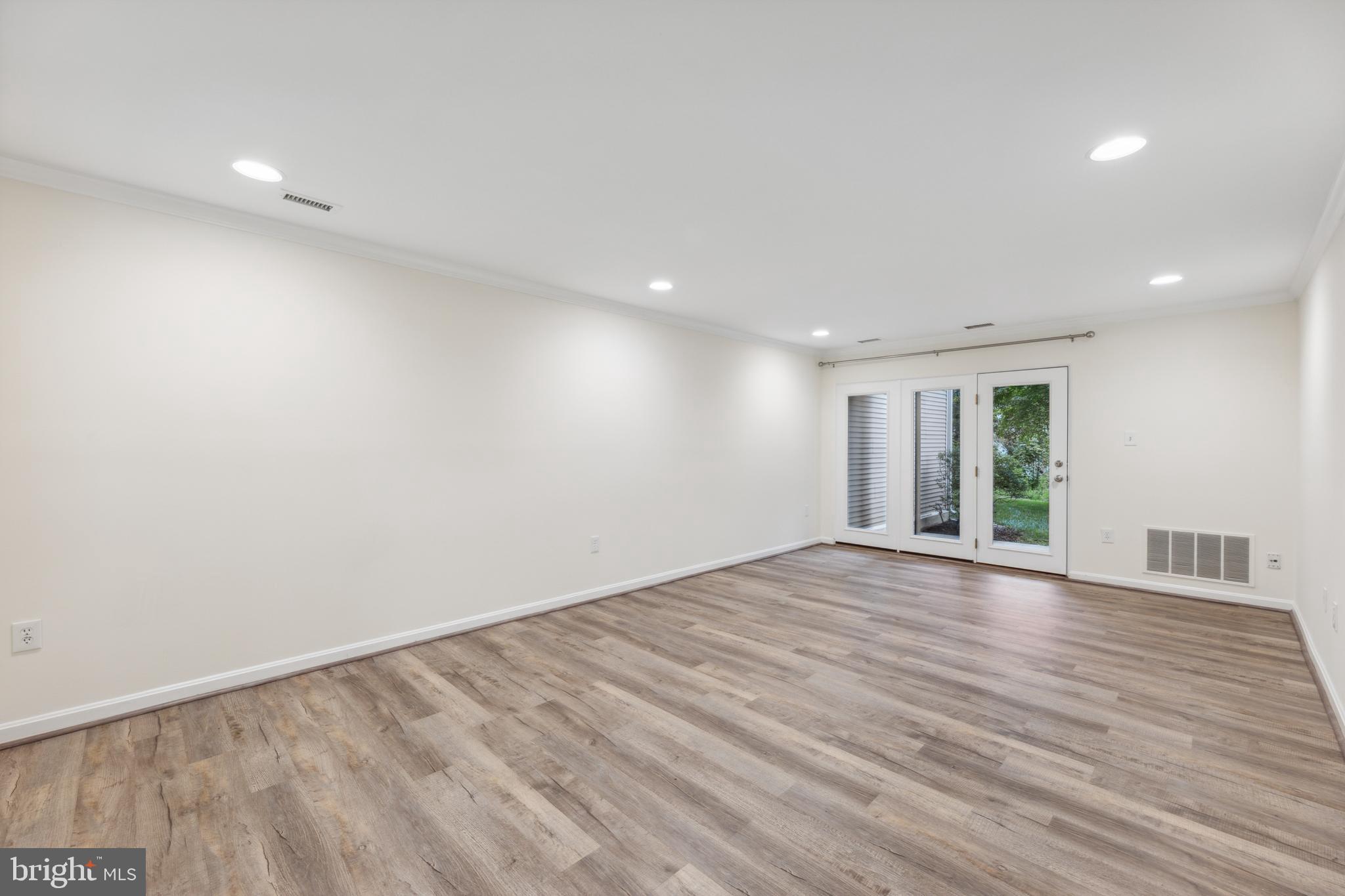 ASHBURN VILLAGE - Residential Lease