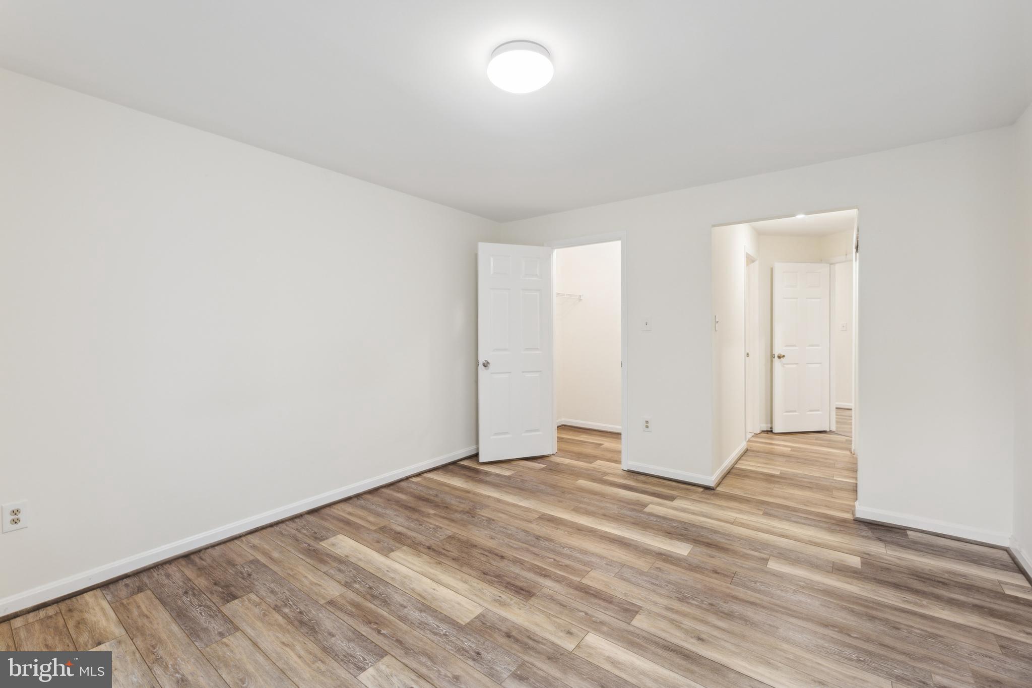 ASHBURN VILLAGE - Residential Lease