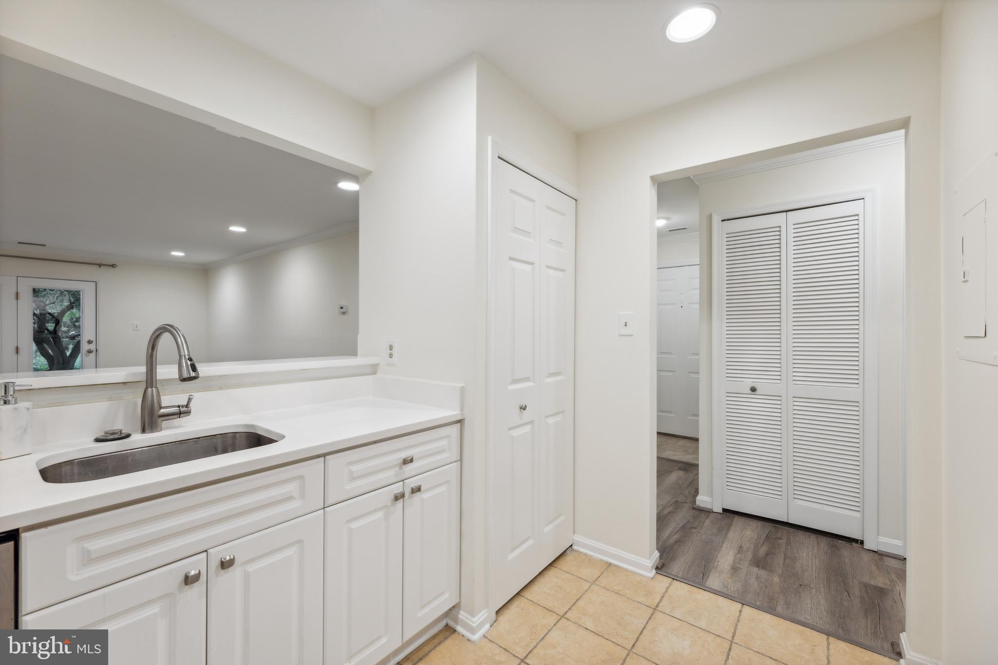 ASHBURN VILLAGE - Residential Lease