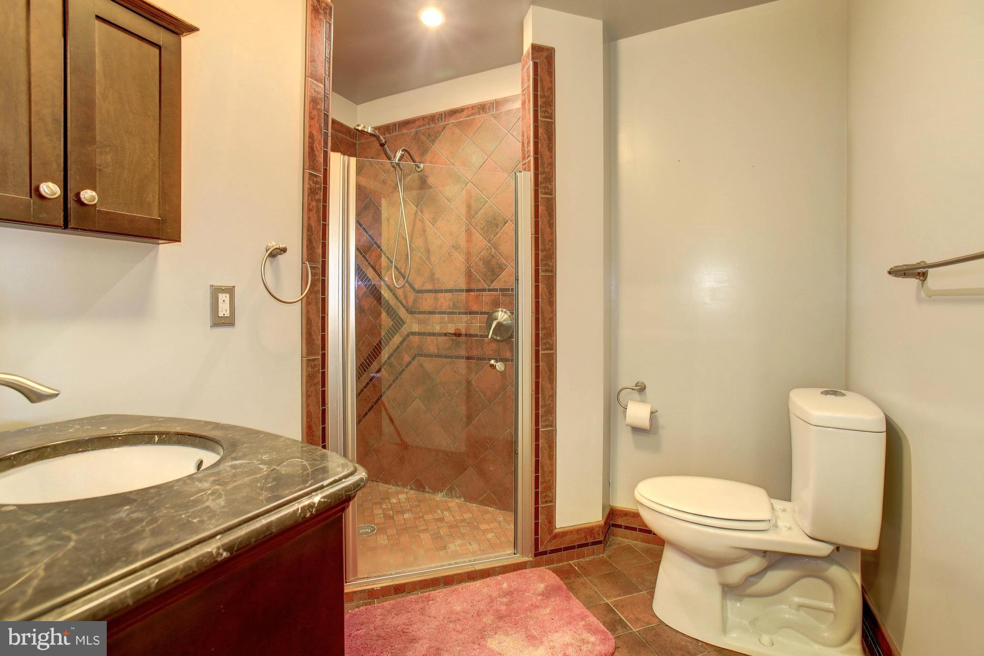 COUNTRY CLUB/LAKE MONTCLAIR - Residential