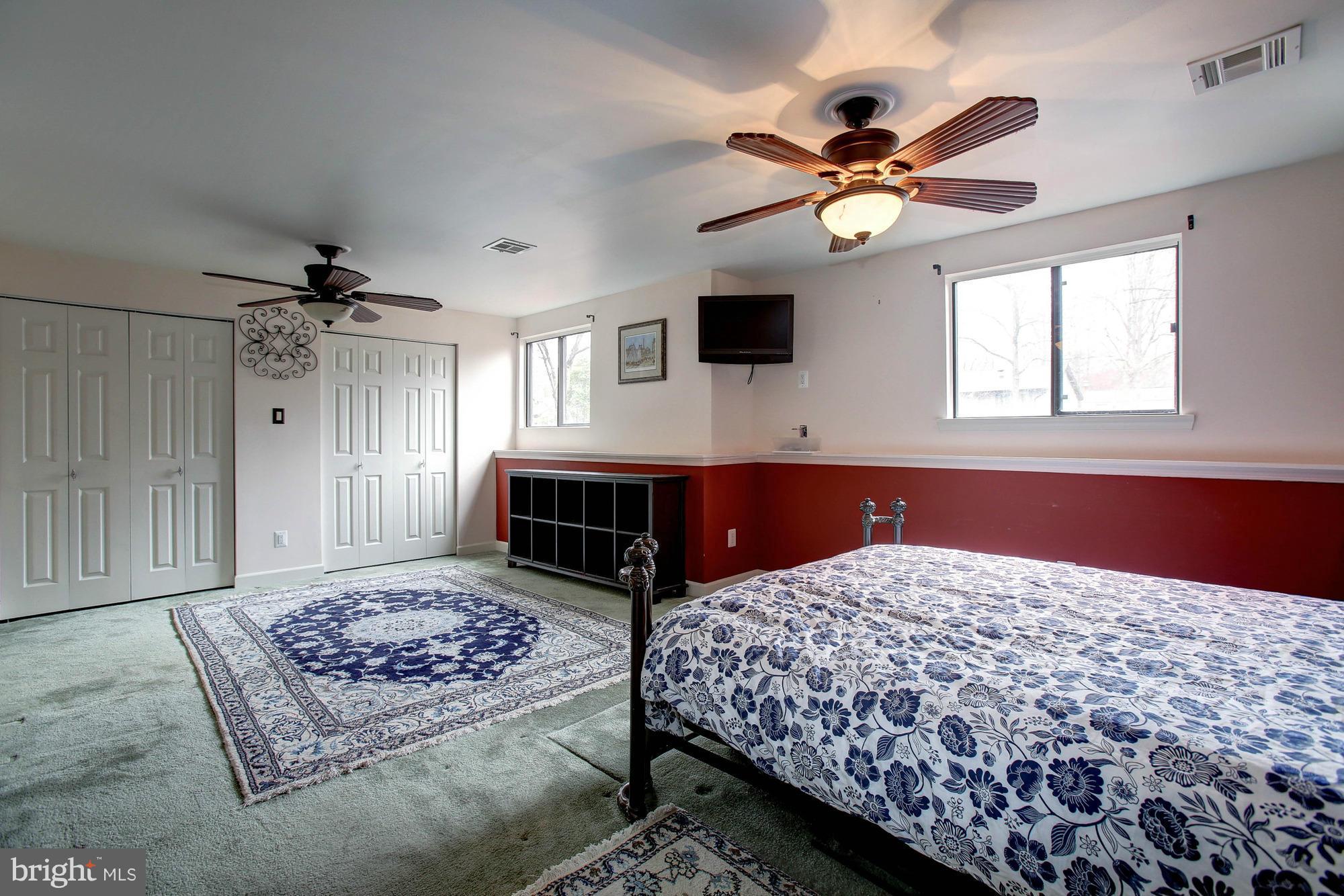 COUNTRY CLUB/LAKE MONTCLAIR - Residential