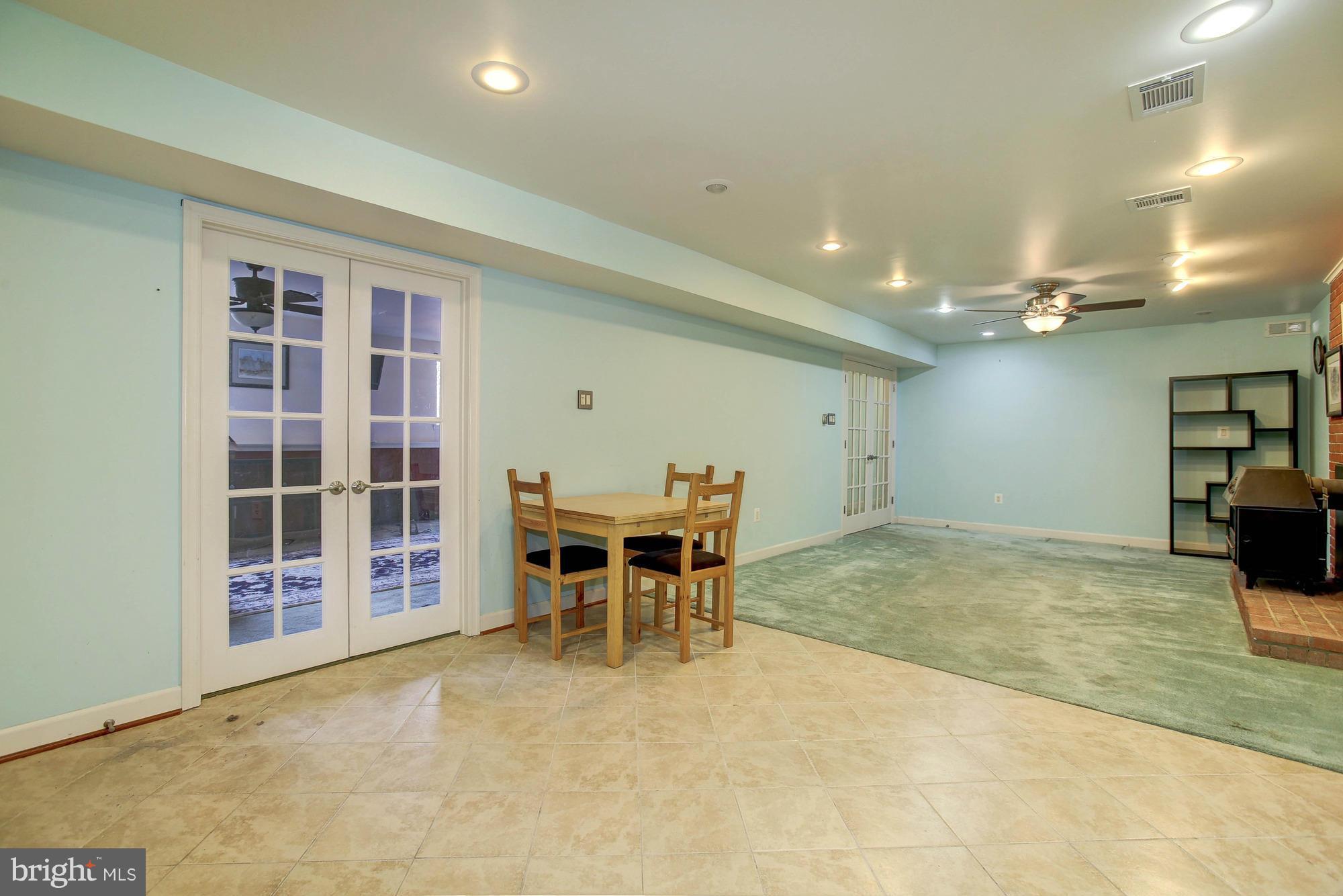 COUNTRY CLUB/LAKE MONTCLAIR - Residential