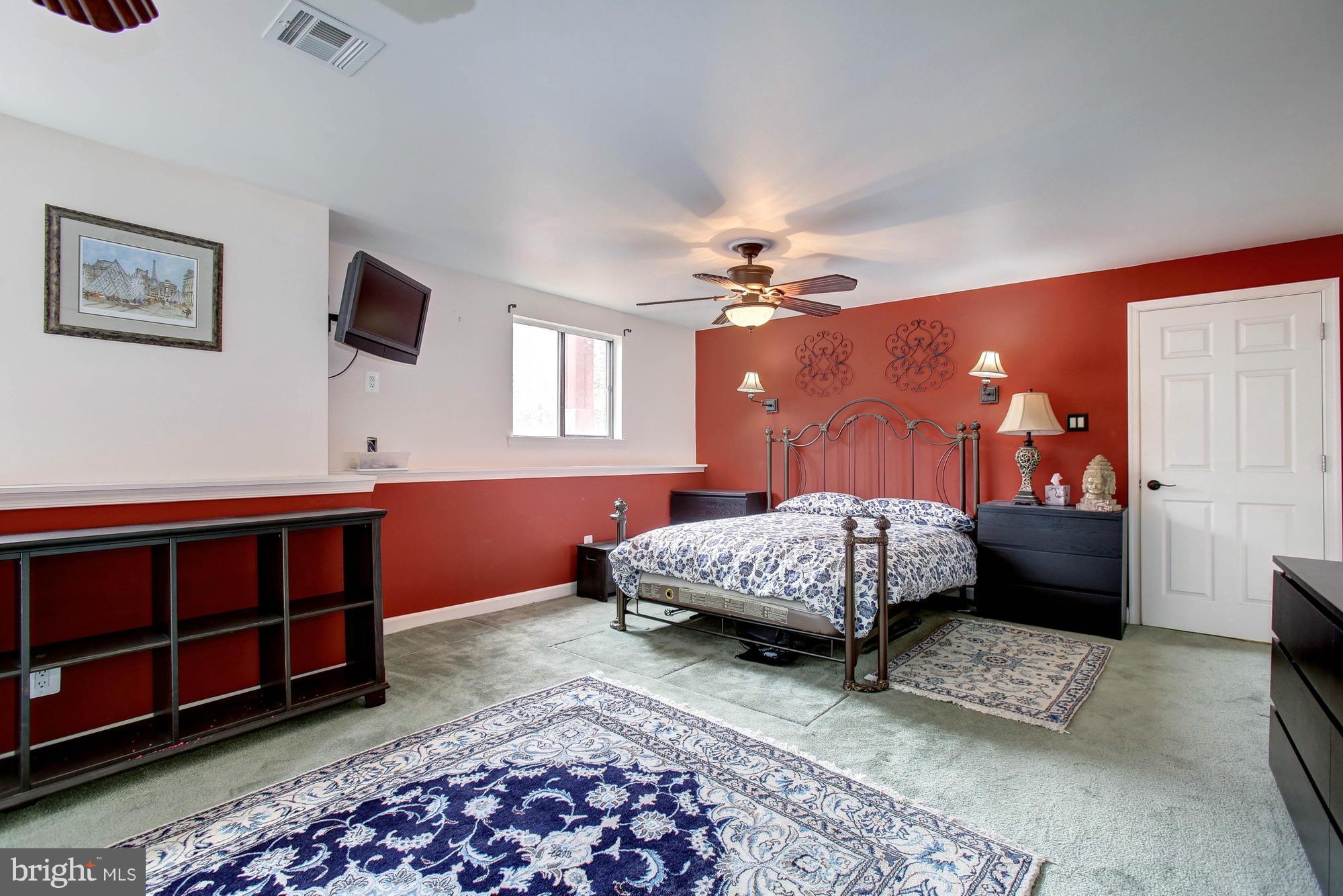 COUNTRY CLUB/LAKE MONTCLAIR - Residential