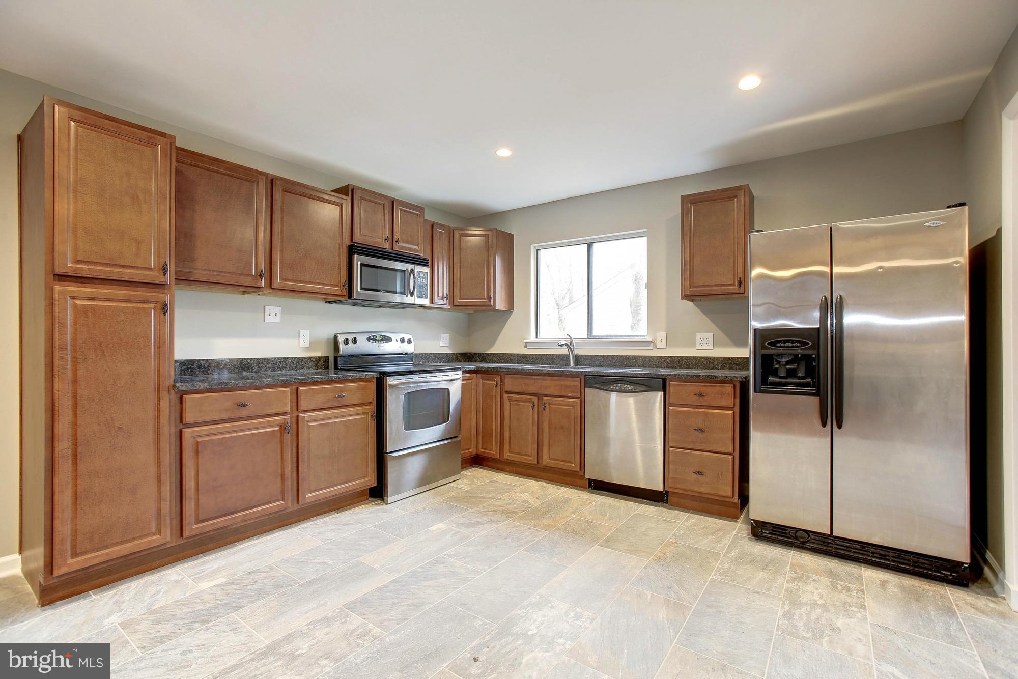 COUNTRY CLUB/LAKE MONTCLAIR - Residential