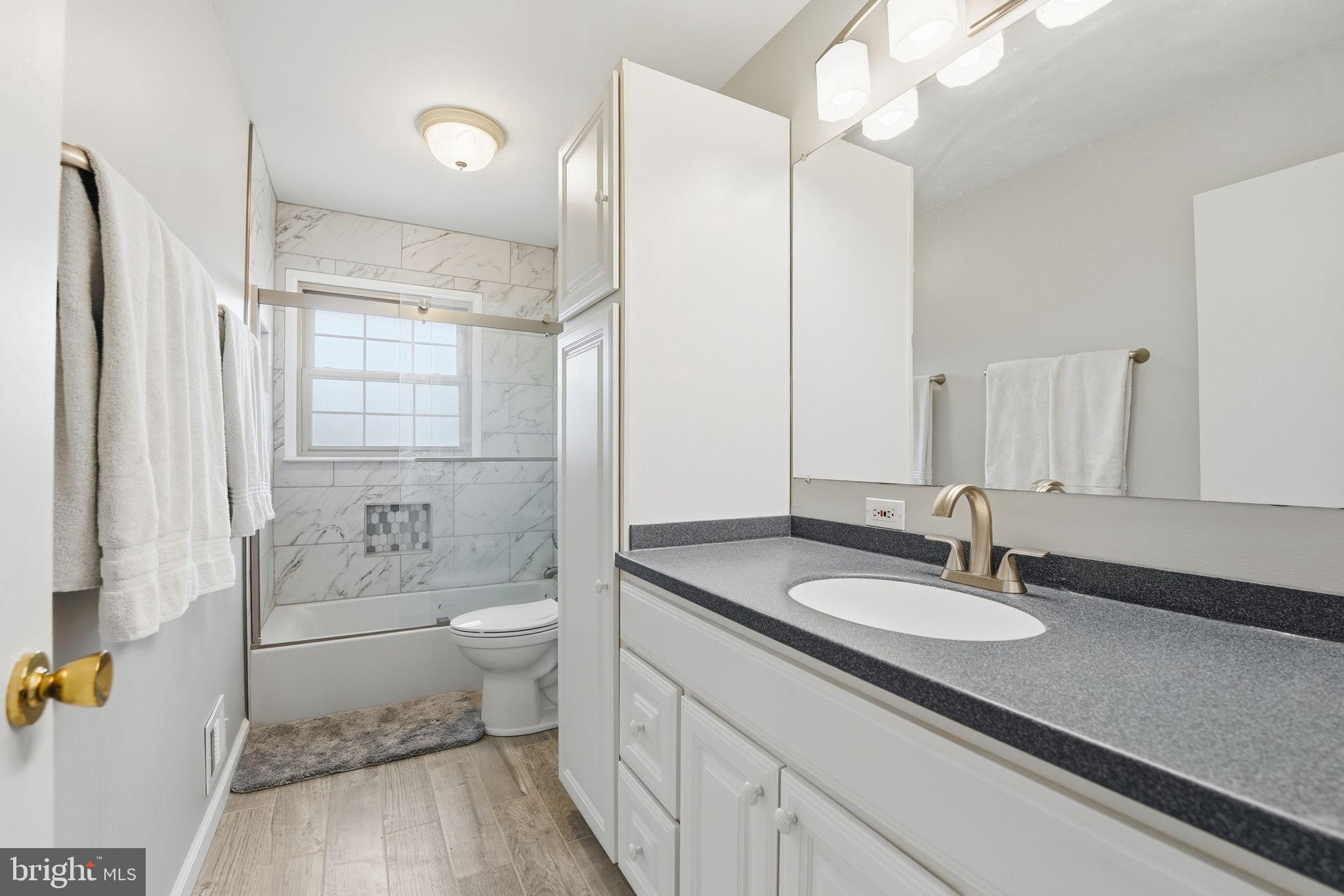 RIVERSIDE ESTATES - Residential