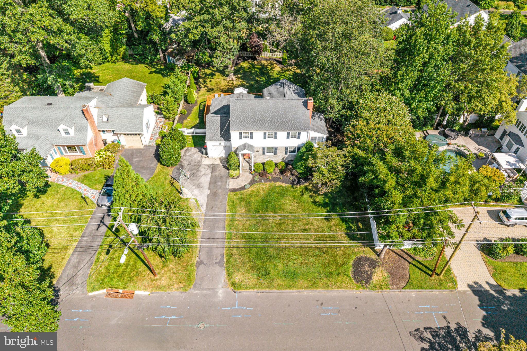215 OAK AVENUE