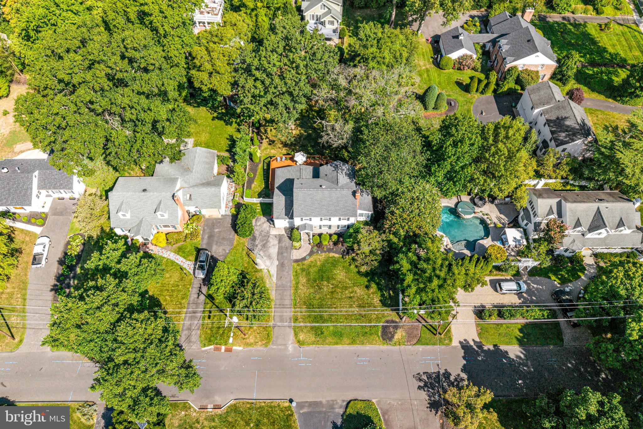 215 OAK AVENUE