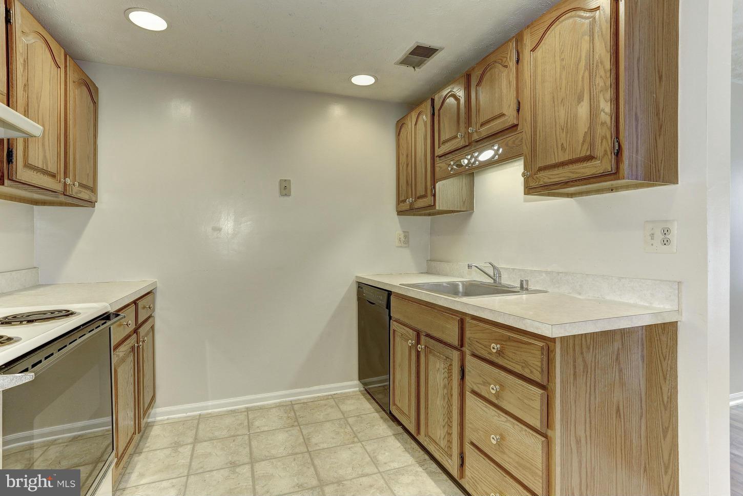 VILLAGE OF HICKORY RIDGE - Residential