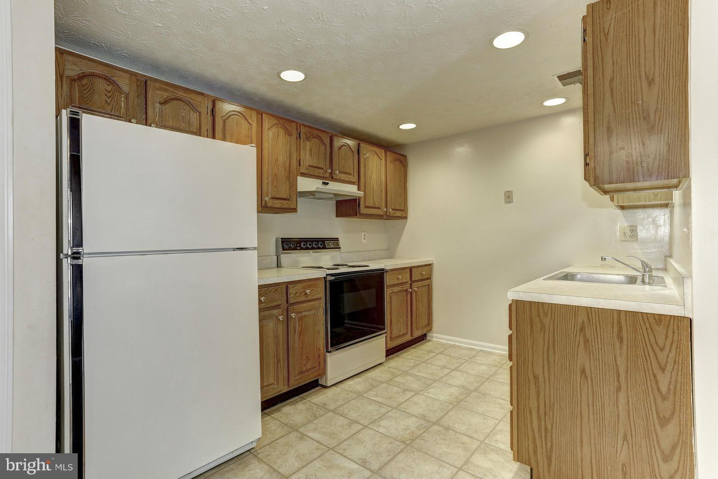 VILLAGE OF HICKORY RIDGE - Residential