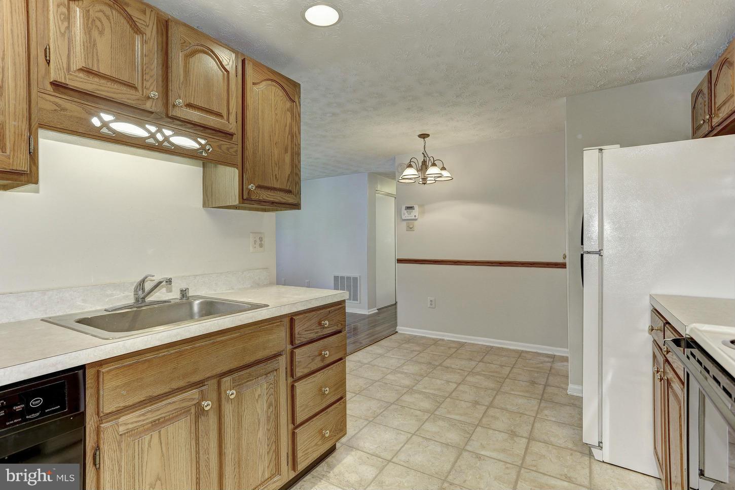 VILLAGE OF HICKORY RIDGE - Residential