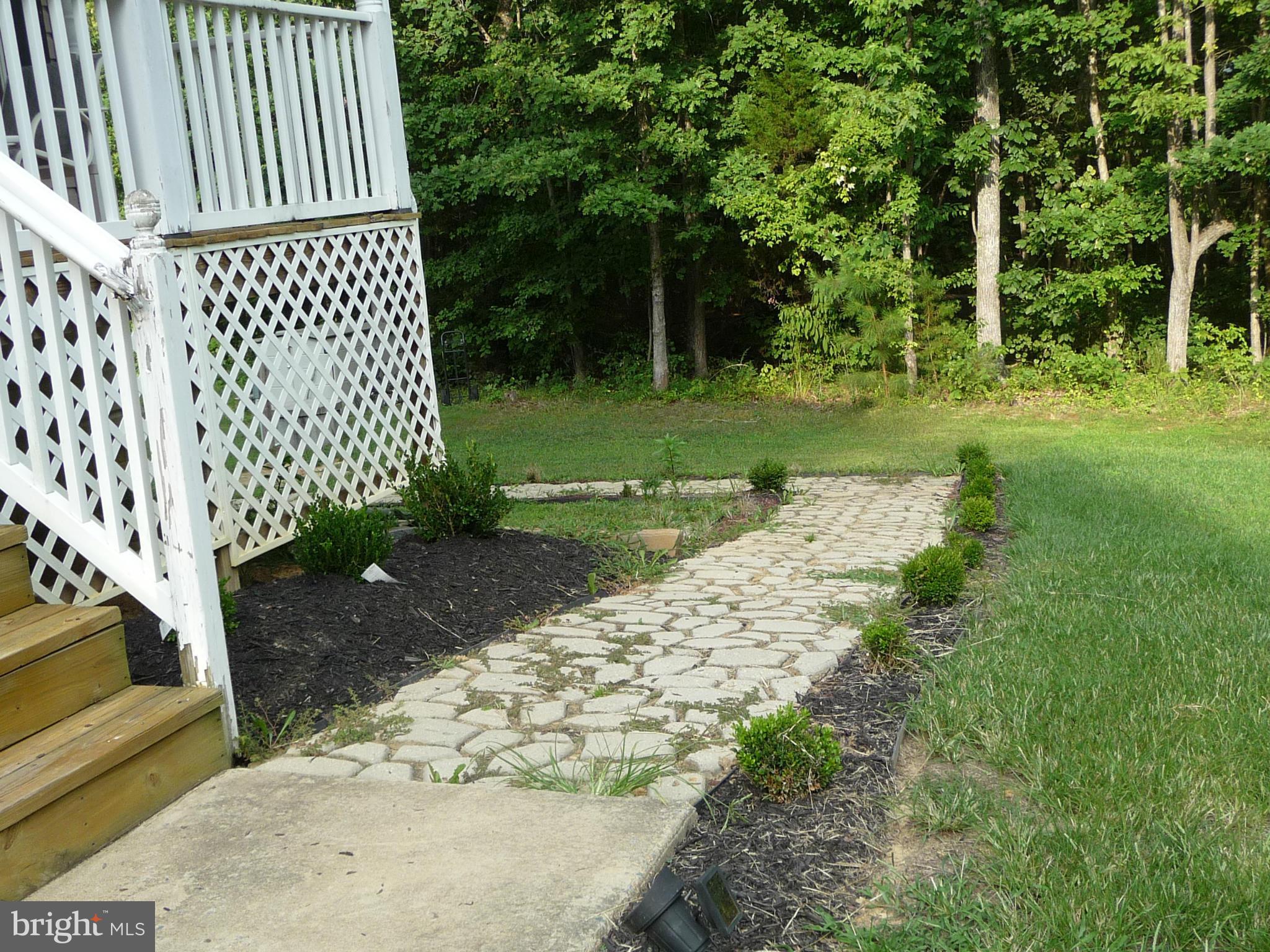 ROYAL HILLS ESTATES - Residential