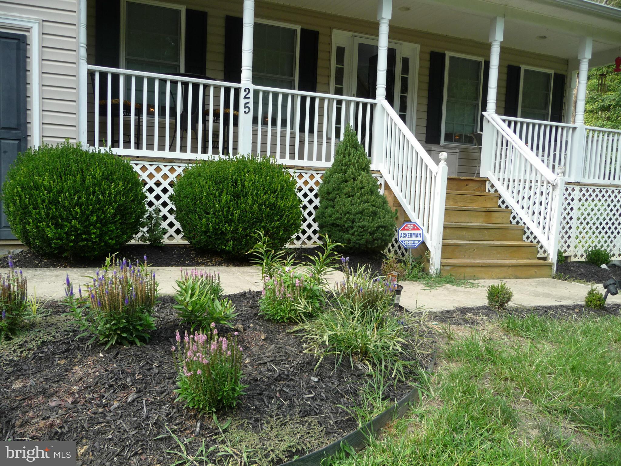 ROYAL HILLS ESTATES - Residential