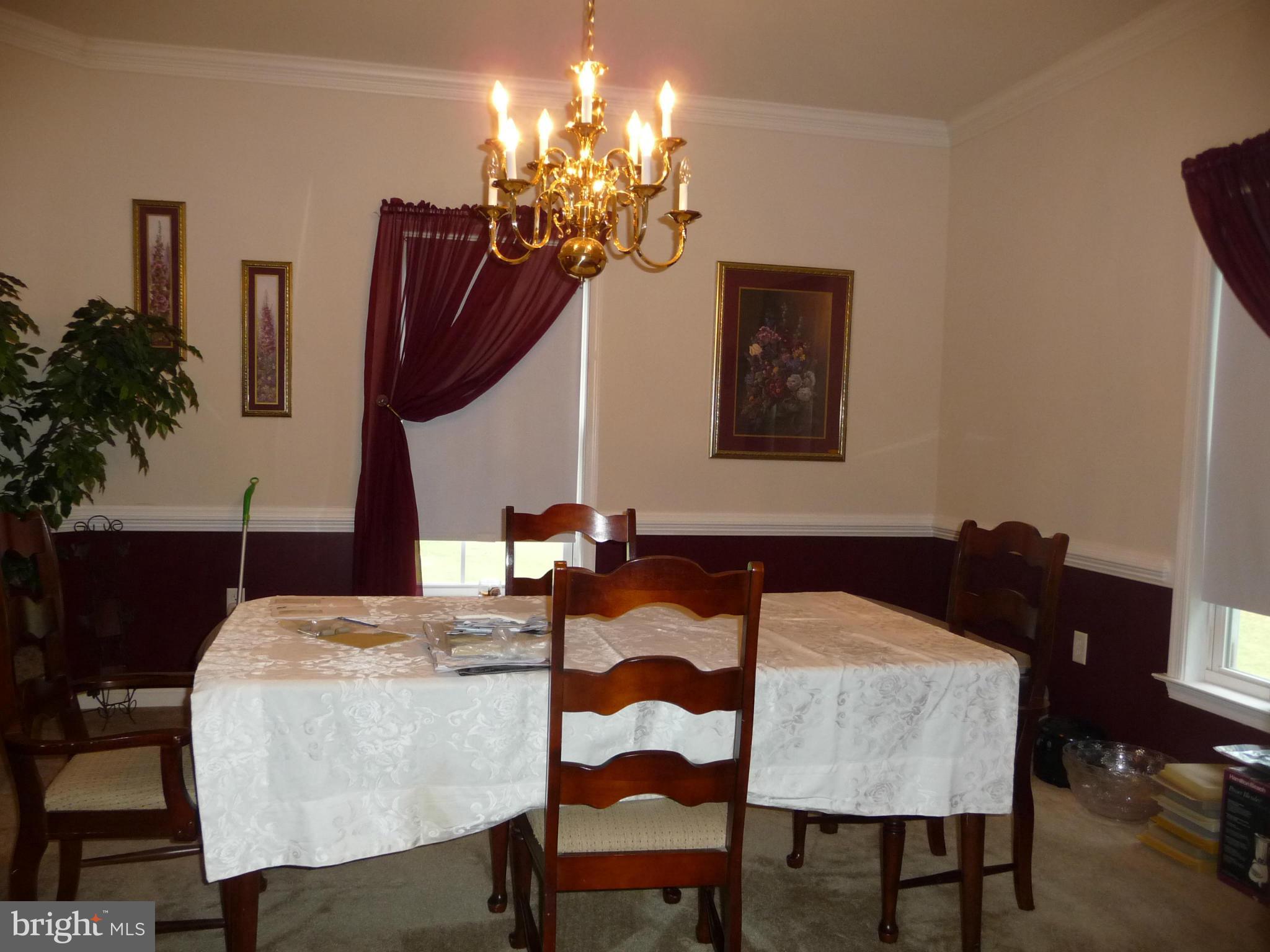 ROYAL HILLS ESTATES - Residential