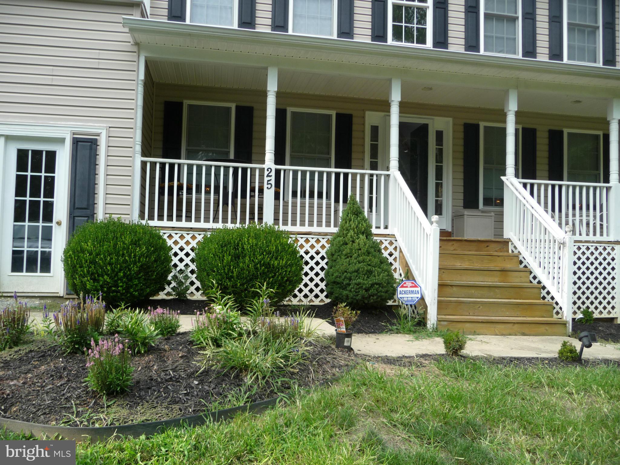 ROYAL HILLS ESTATES - Residential