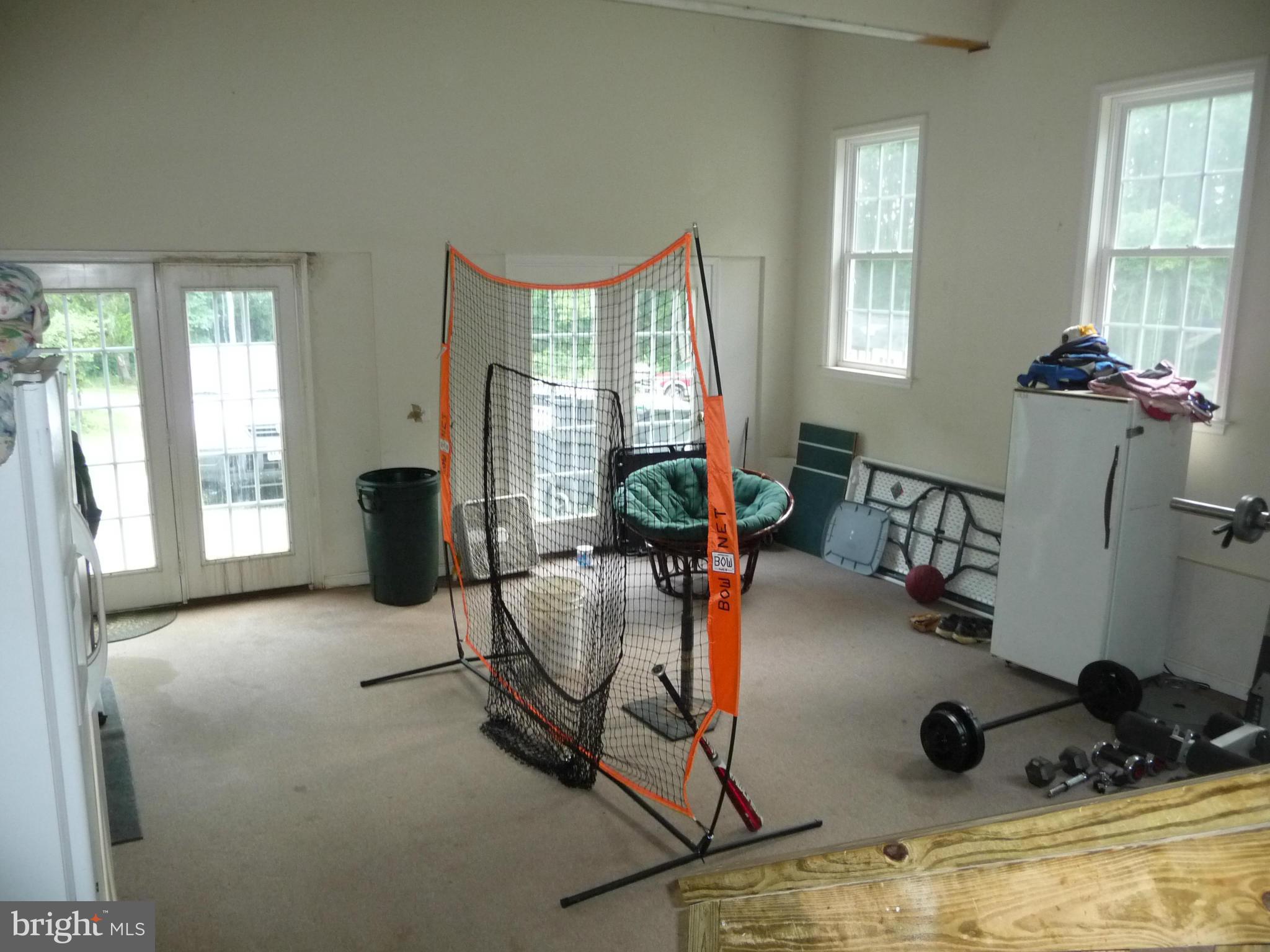 ROYAL HILLS ESTATES - Residential