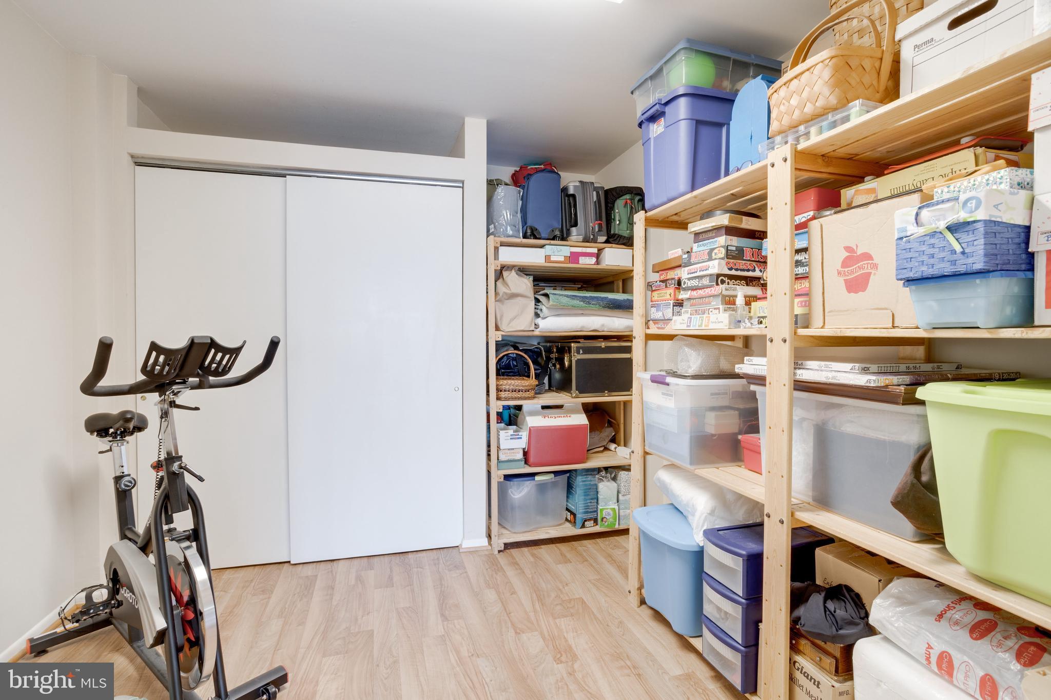 BENT TREE - Residential