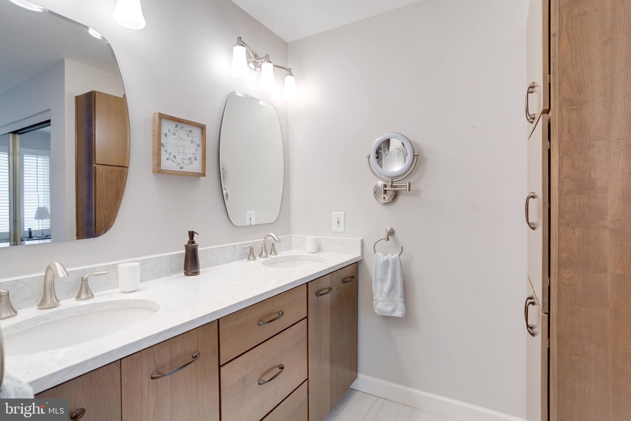 BENT TREE - Residential