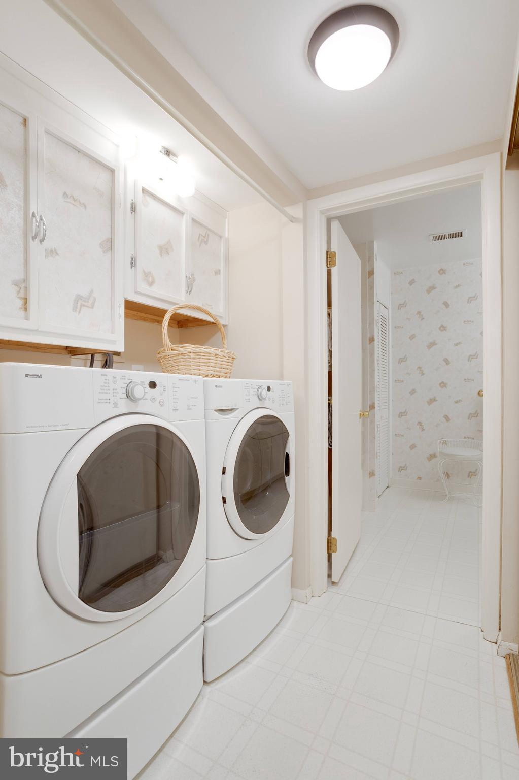 BENT TREE - Residential