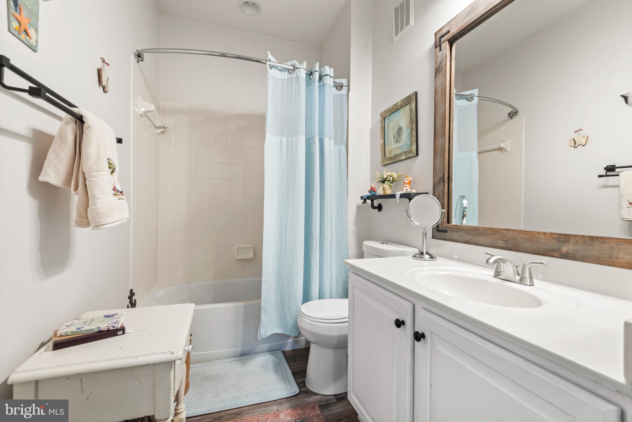 DEEP HARBOUR - Residential