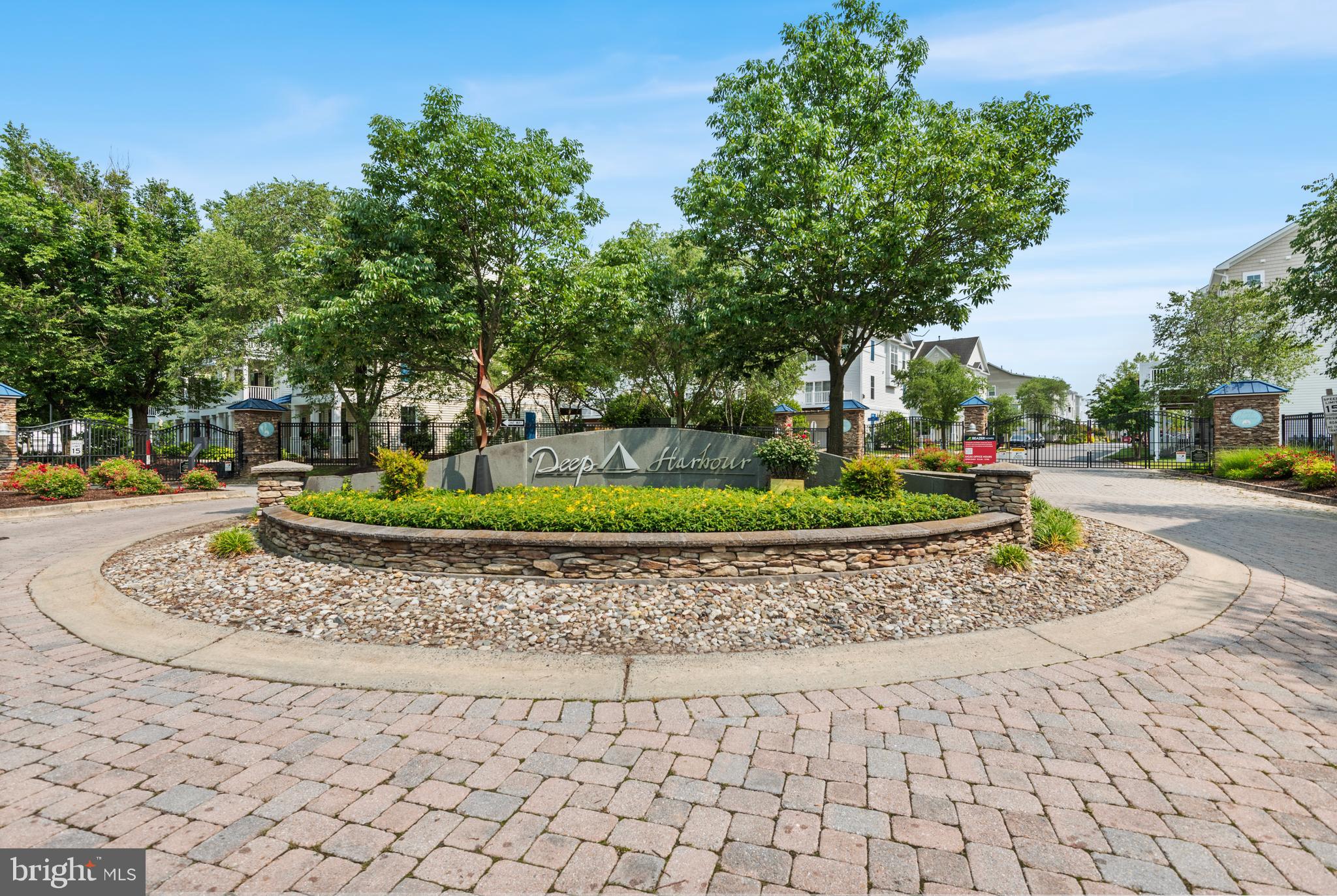 DEEP HARBOUR - Residential