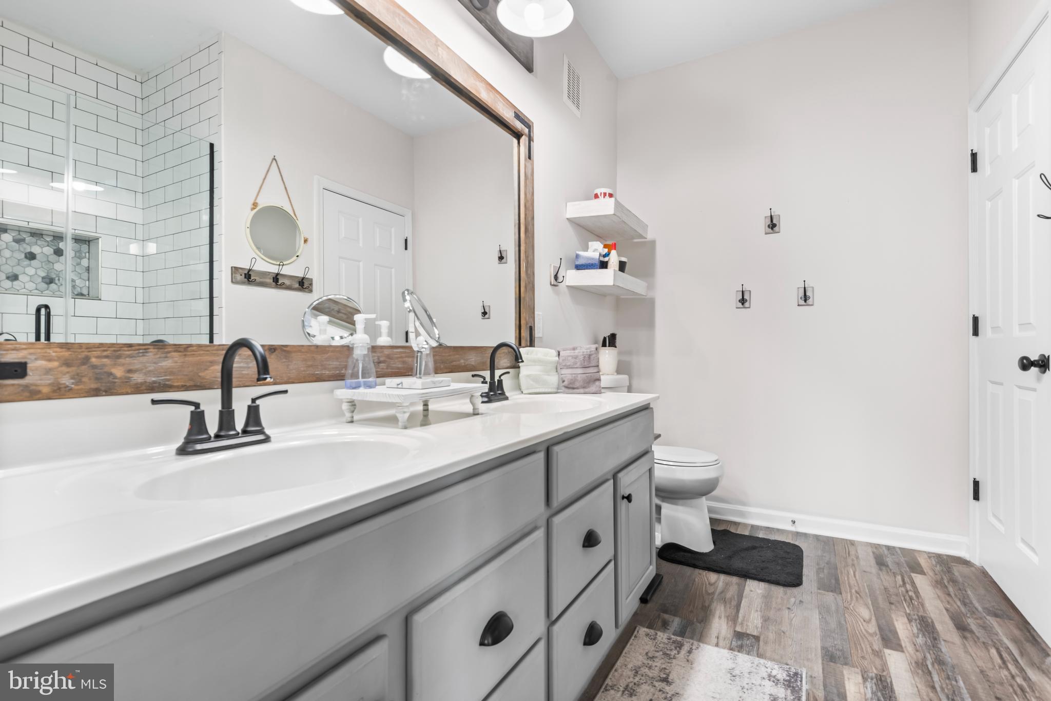 DEEP HARBOUR - Residential