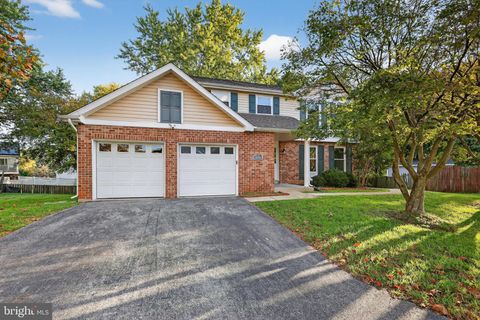 Photo of 1316 Swingingdale Drive, SILVER SPRING, MD 20905 (MLS # MDMC2197594)