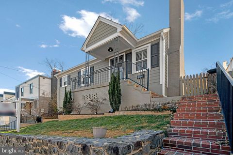 Photo of 4140 21st Road N, ARLINGTON, VA 22207 (MLS # VAAR2072014)