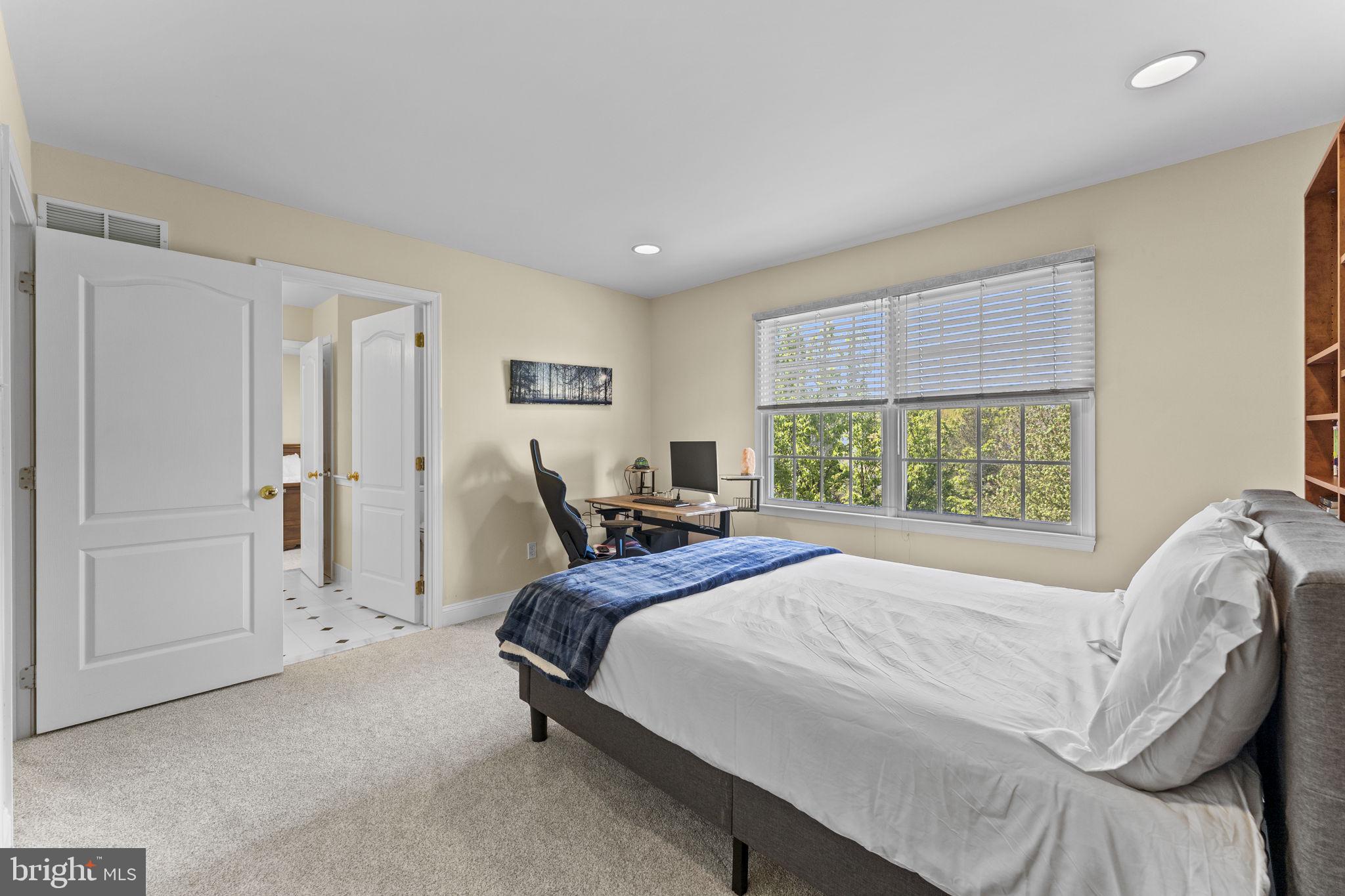 VALLEY FORGE WOODS - Residential