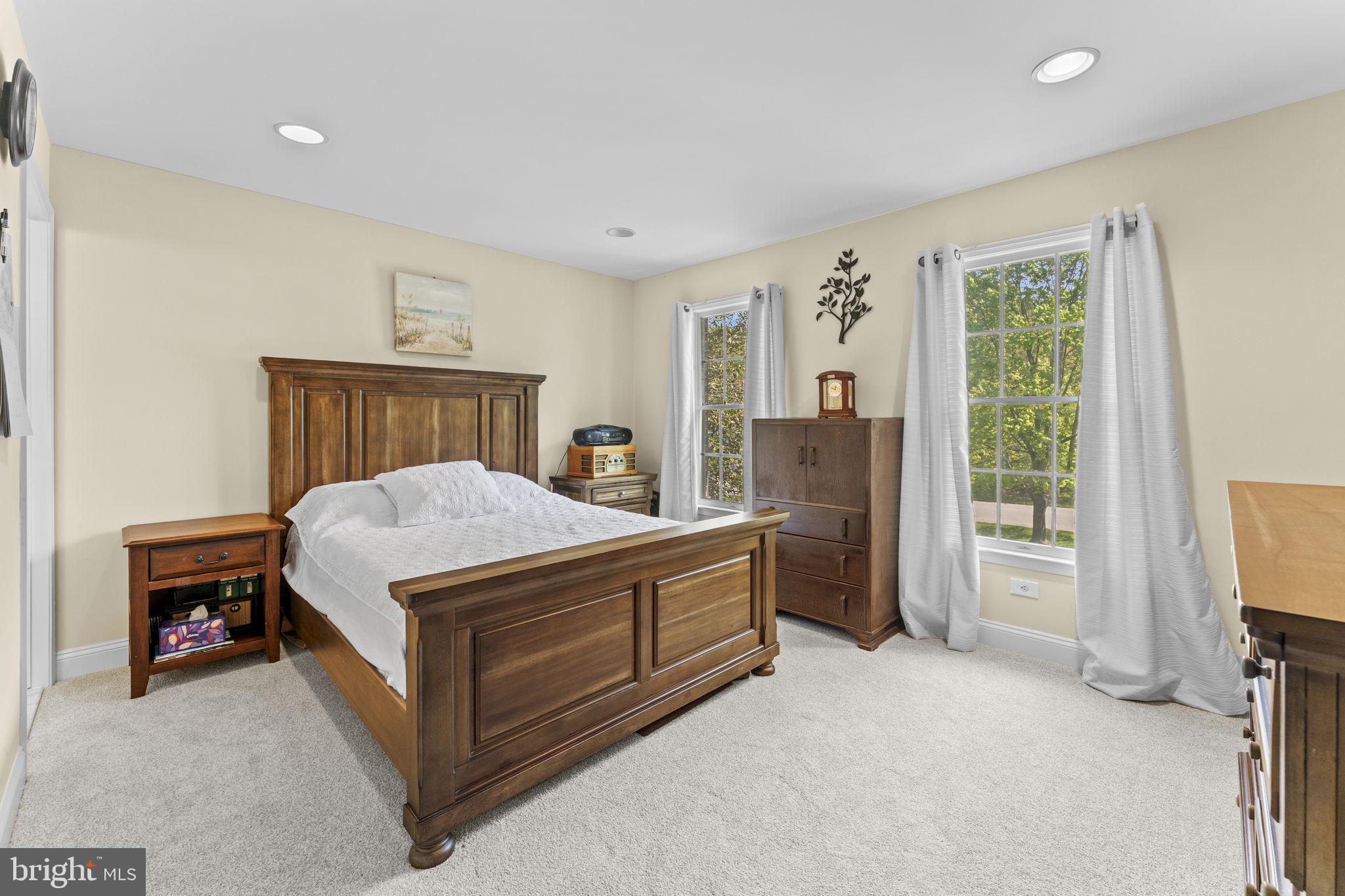 VALLEY FORGE WOODS - Residential