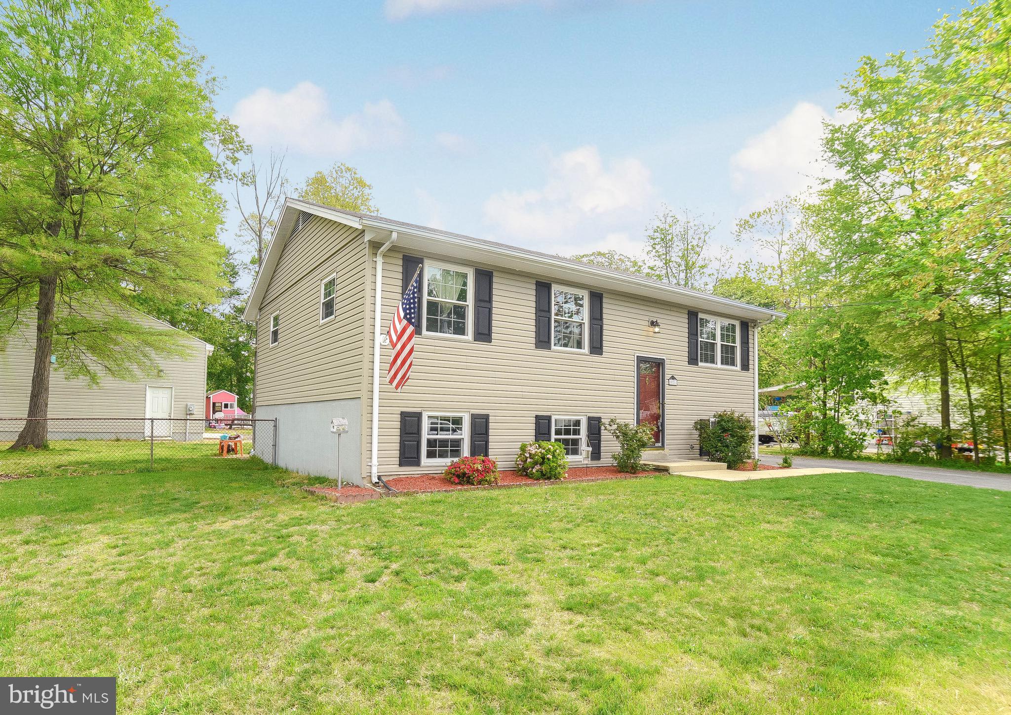 CAPITAL ESTATES - Residential