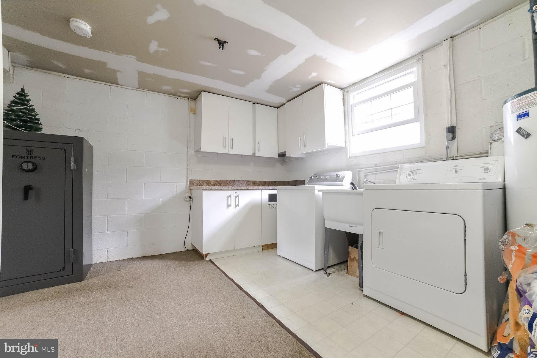 CAPITAL ESTATES - Residential