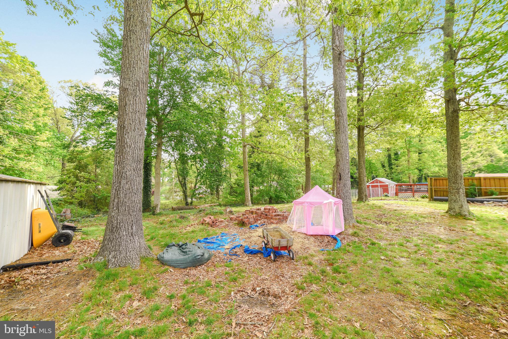 CAPITAL ESTATES - Residential