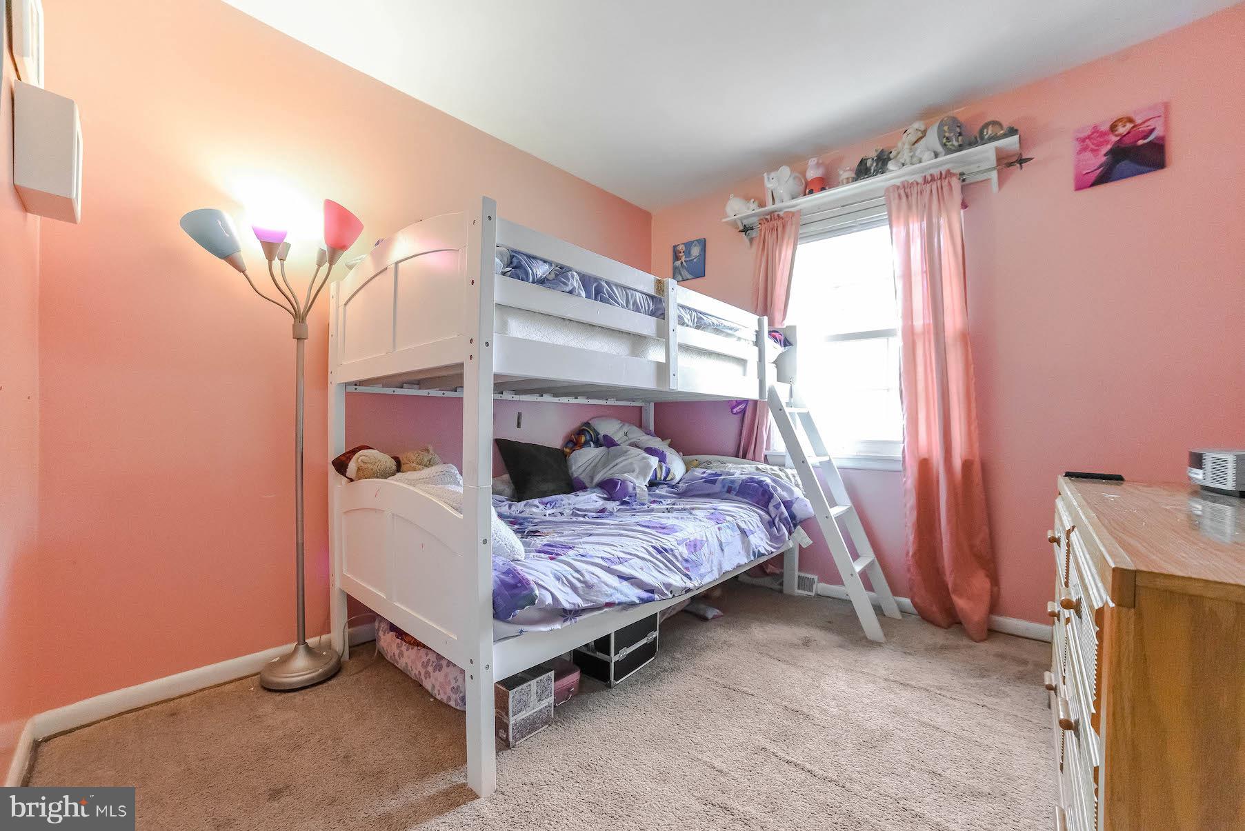 CAPITAL ESTATES - Residential