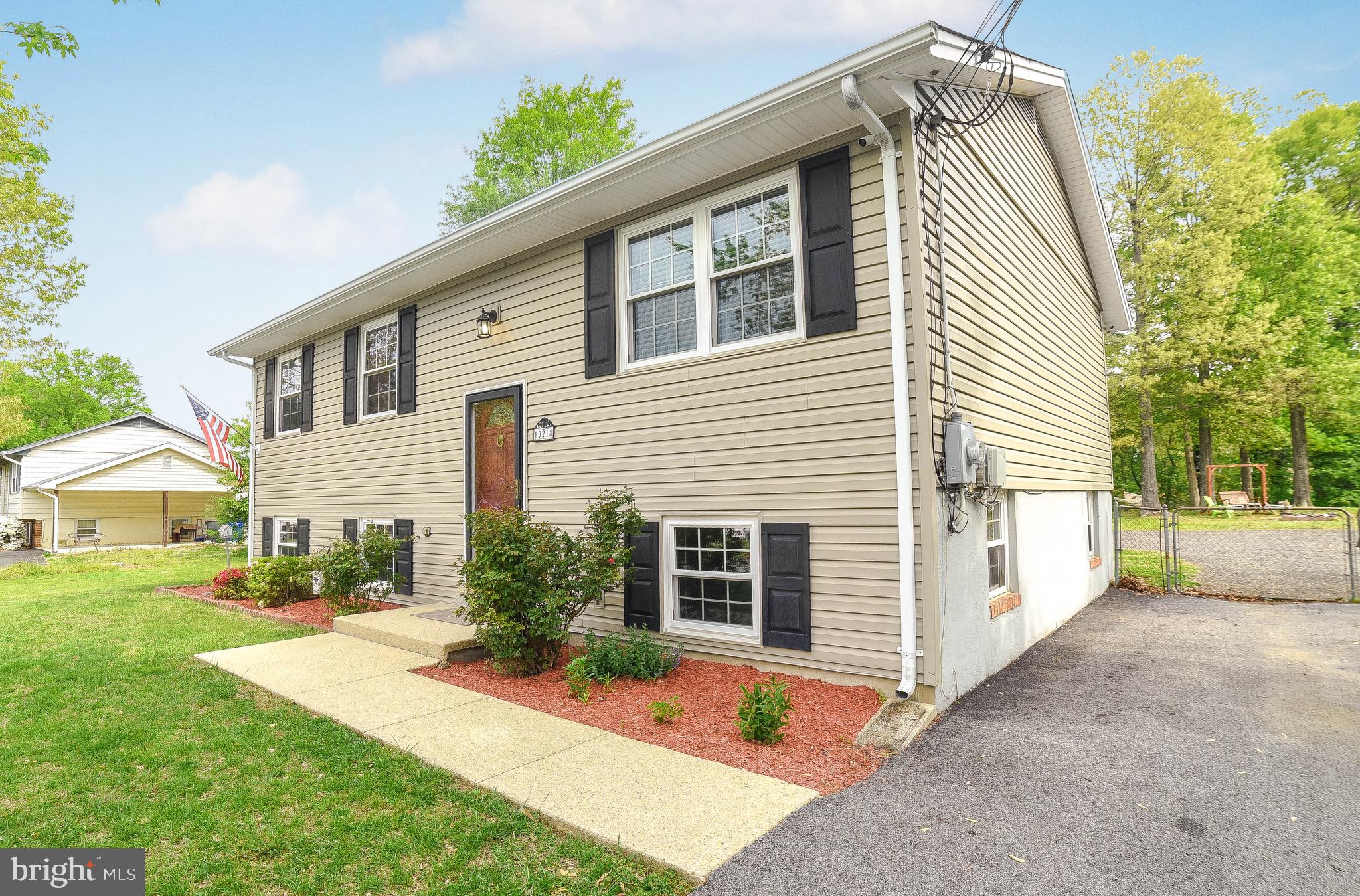 CAPITAL ESTATES - Residential