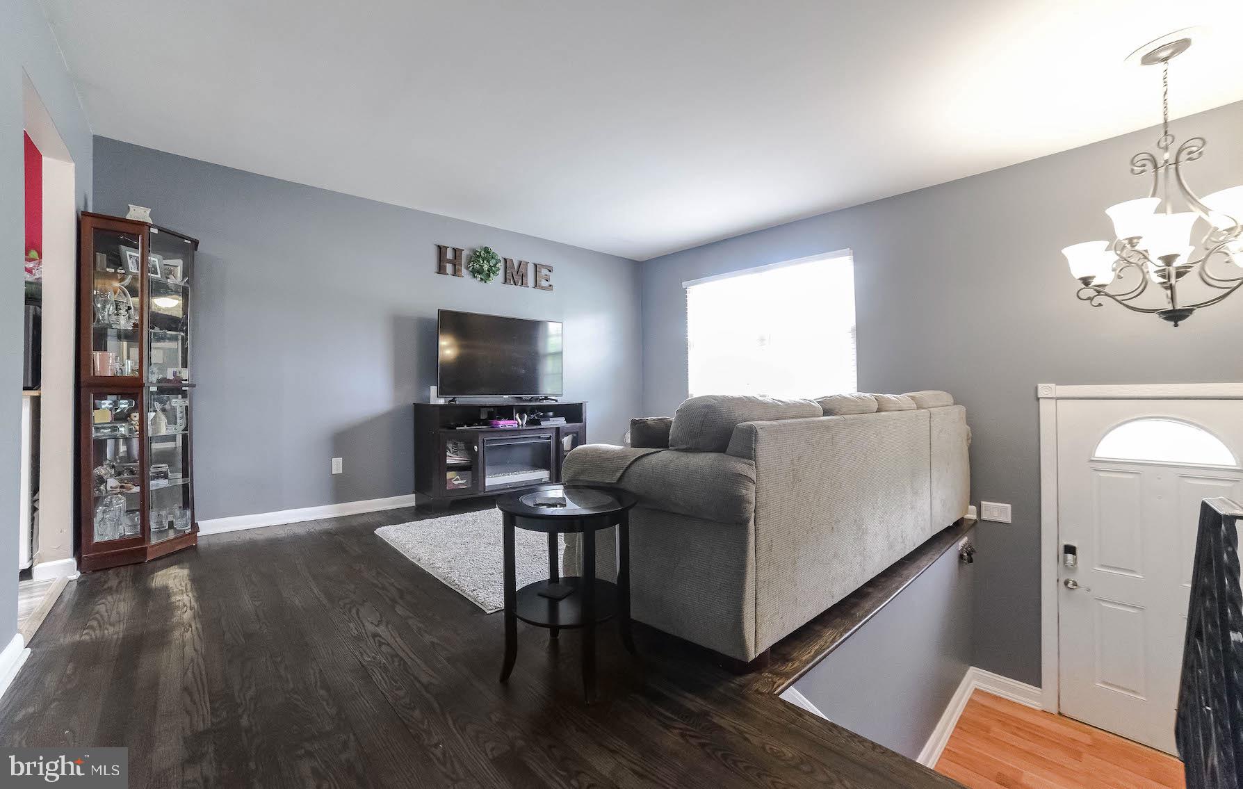 CAPITAL ESTATES - Residential