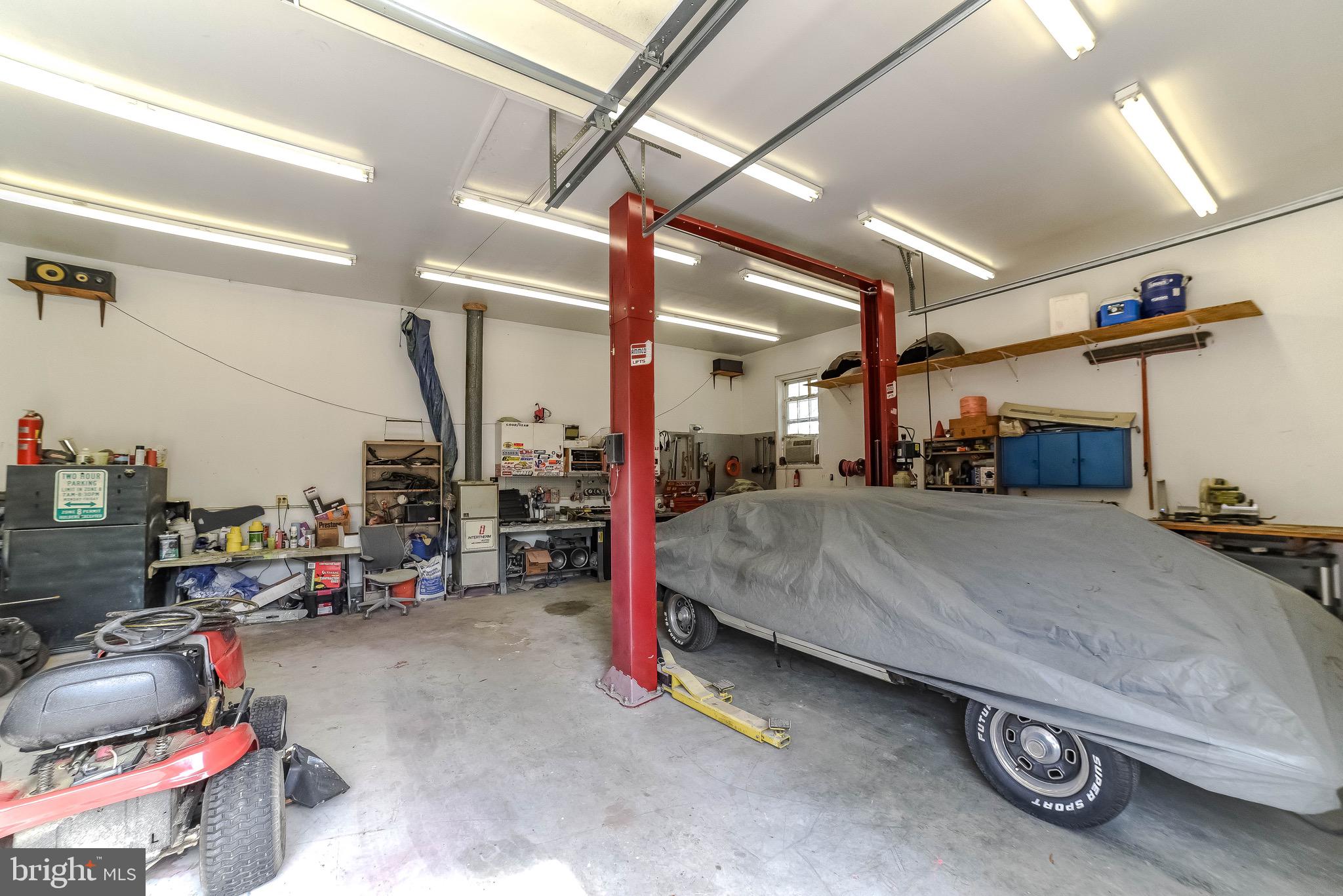 CAPITAL ESTATES - Residential