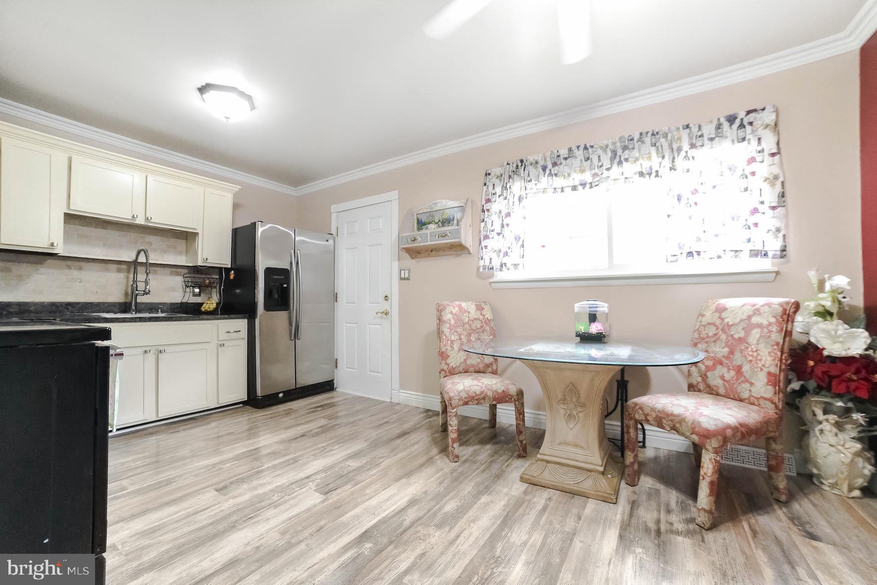 CAPITAL ESTATES - Residential