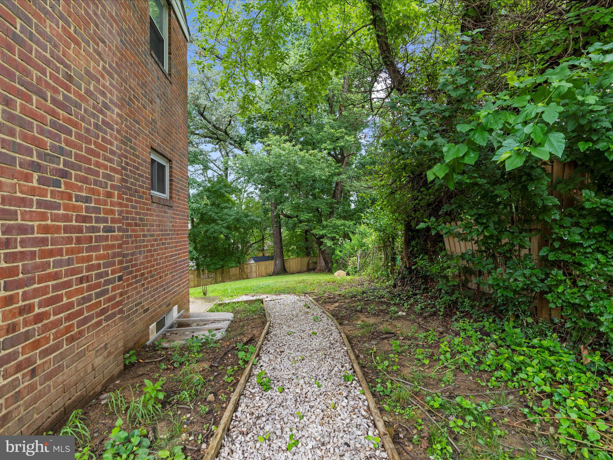 CAROLE HIGHLANDS - Residential