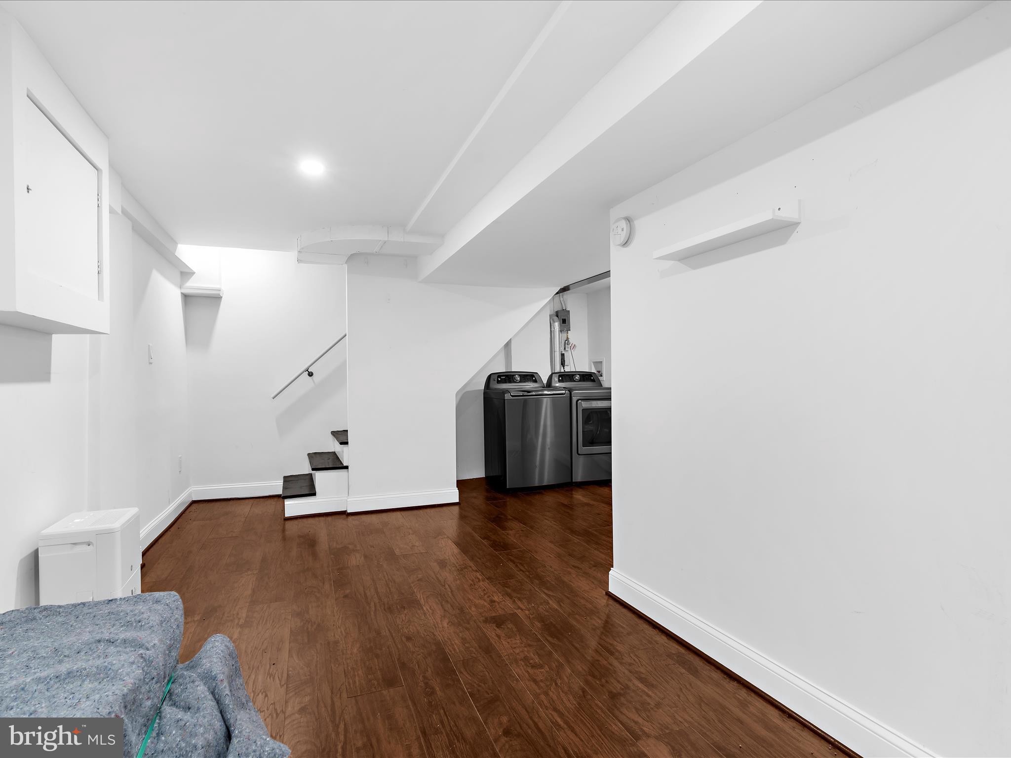 CAROLE HIGHLANDS - Residential