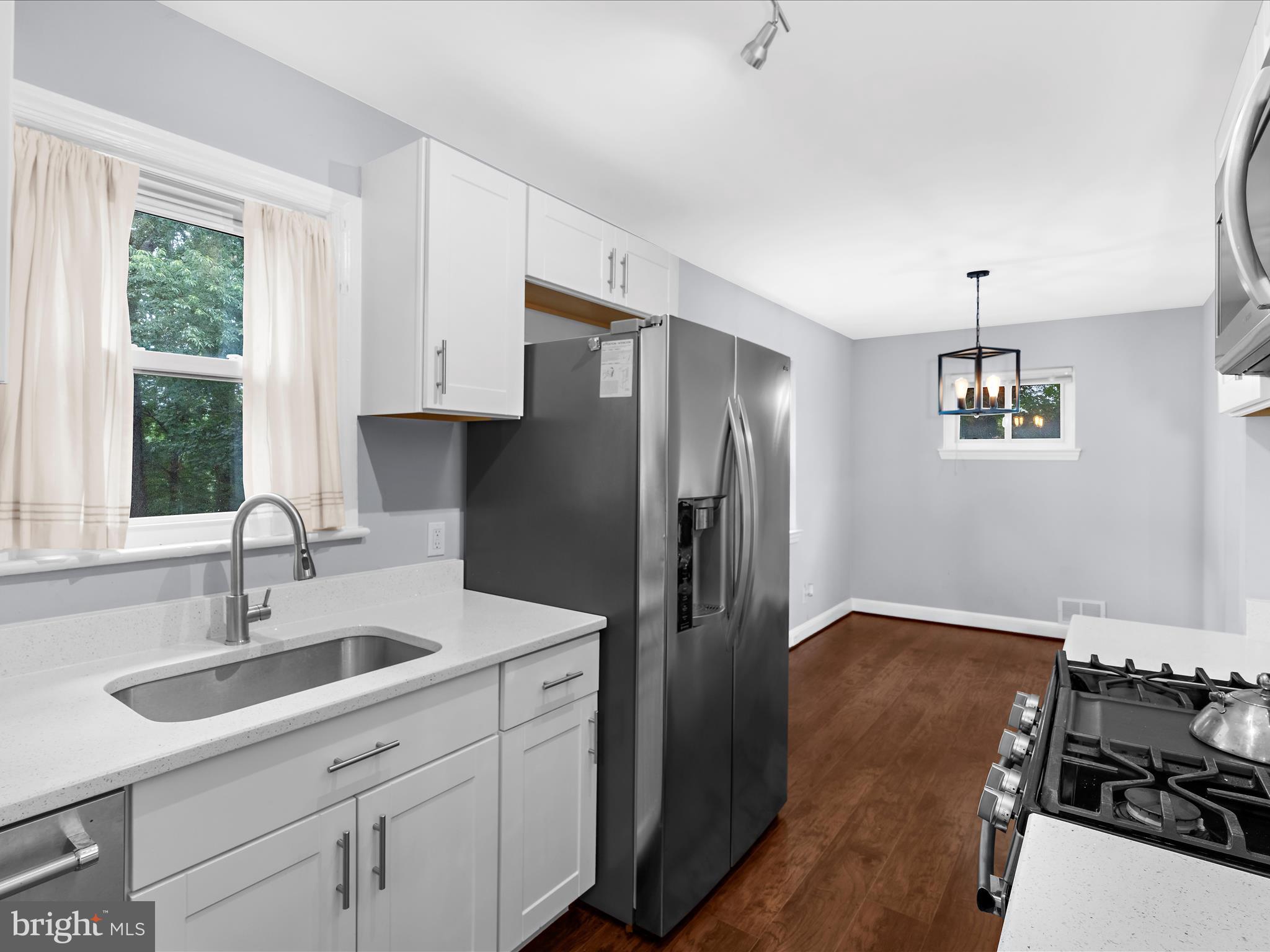 CAROLE HIGHLANDS - Residential