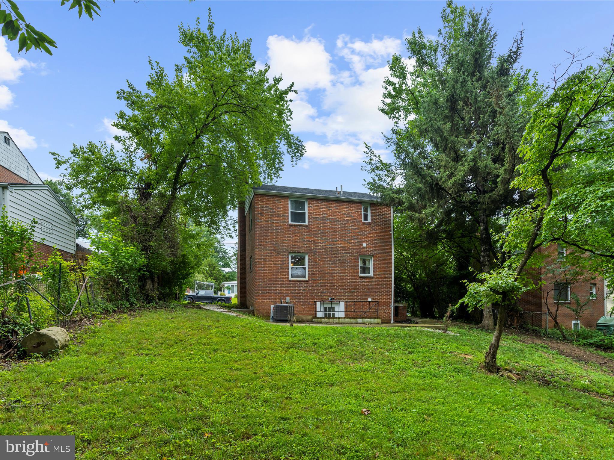 CAROLE HIGHLANDS - Residential