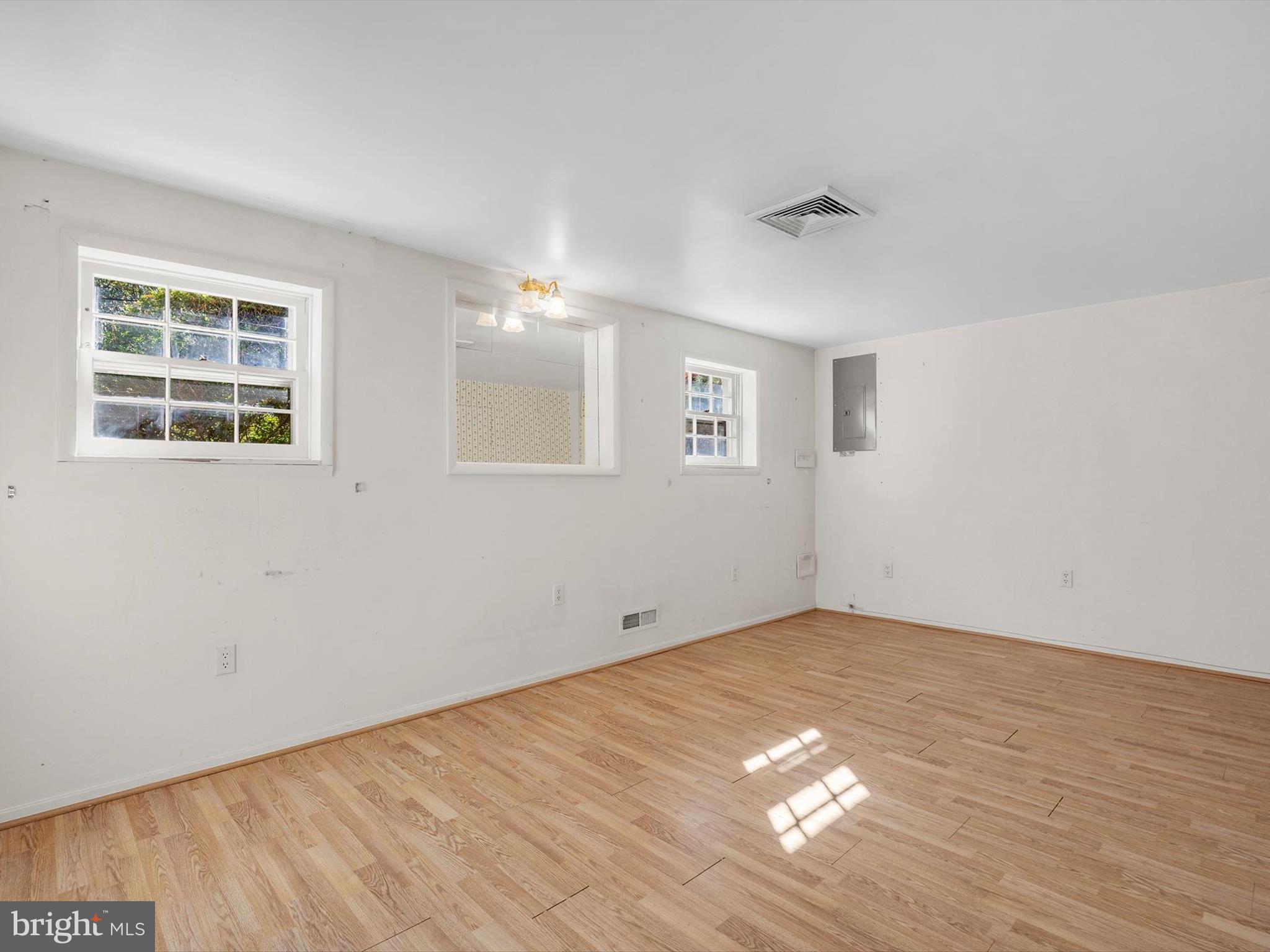 MCGUCKIAN - Residential