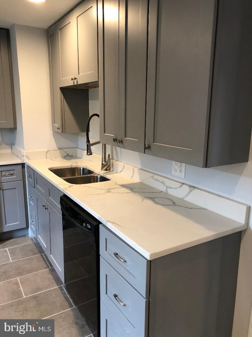 GREENWICH HILL - Residential